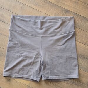 TNA Action ARITZIA dusty Pink Women's Shorts
